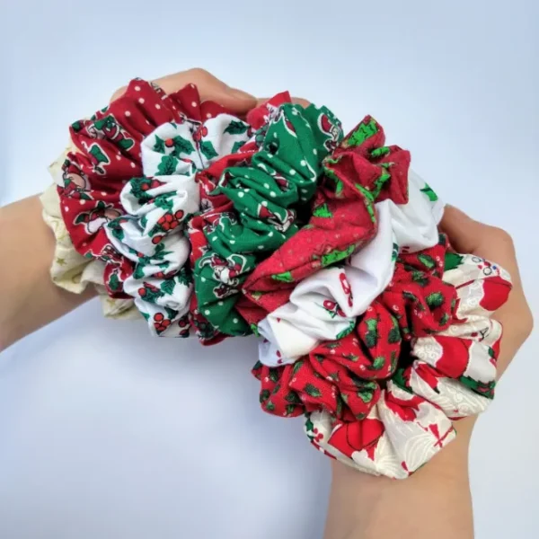 Christmas Scrunchies Hand