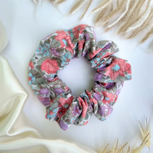 Vintage Flowers Scrunchie | Ruby Scrunchie Co