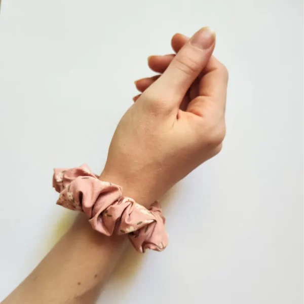 Dusty Pink Daisies Scarf Scrunchie Wrist